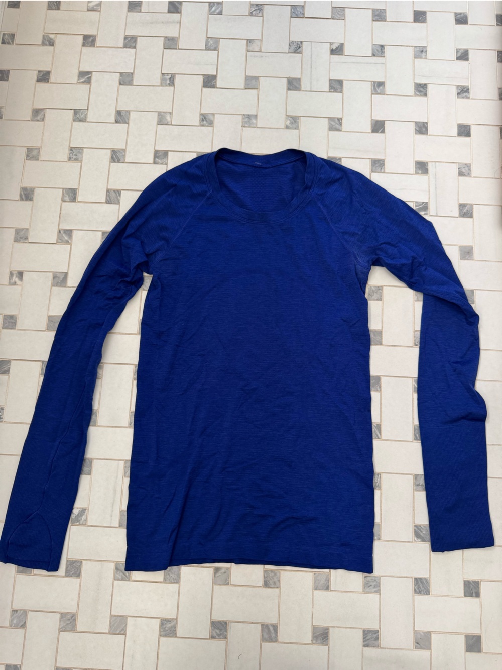 lululemon athletica Long Sleeve Tee in Deep Blue